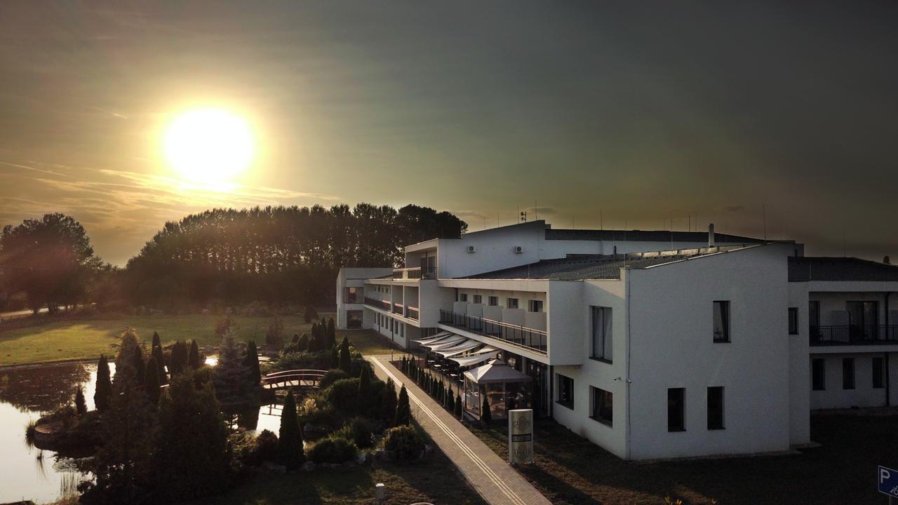 ديبريتْسين Garden Hotel Medical & Spa المظهر الخارجي الصورة